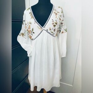 Floral Embroidered White Top NWOT